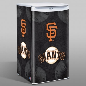 Boelter San Francisco Giants MLB 84 Can Counter Top Refrigerator